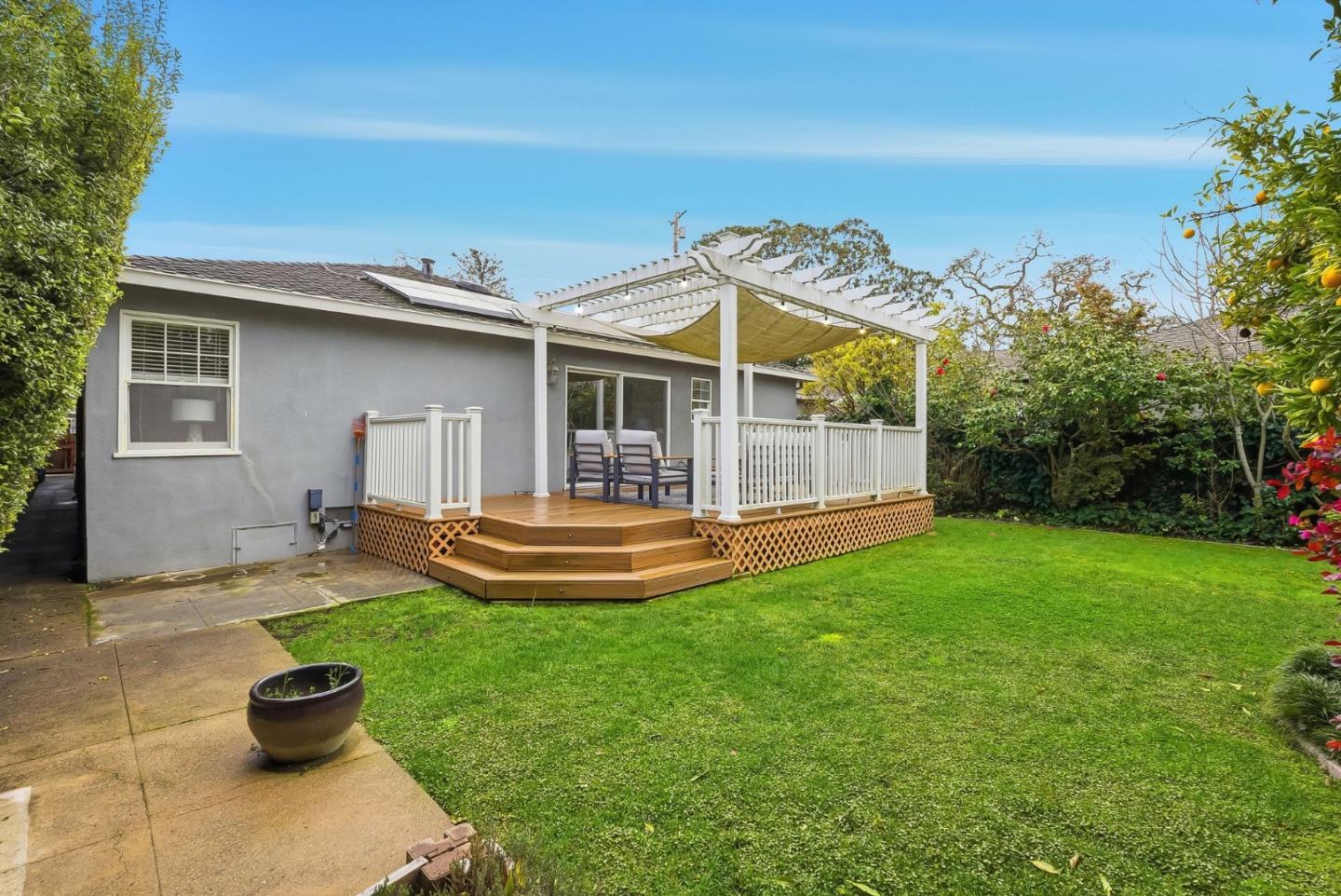 Detail Gallery Image 31 of 33 For 2024 Eaton Ave, San Carlos,  CA 94070 - 3 Beds | 2 Baths