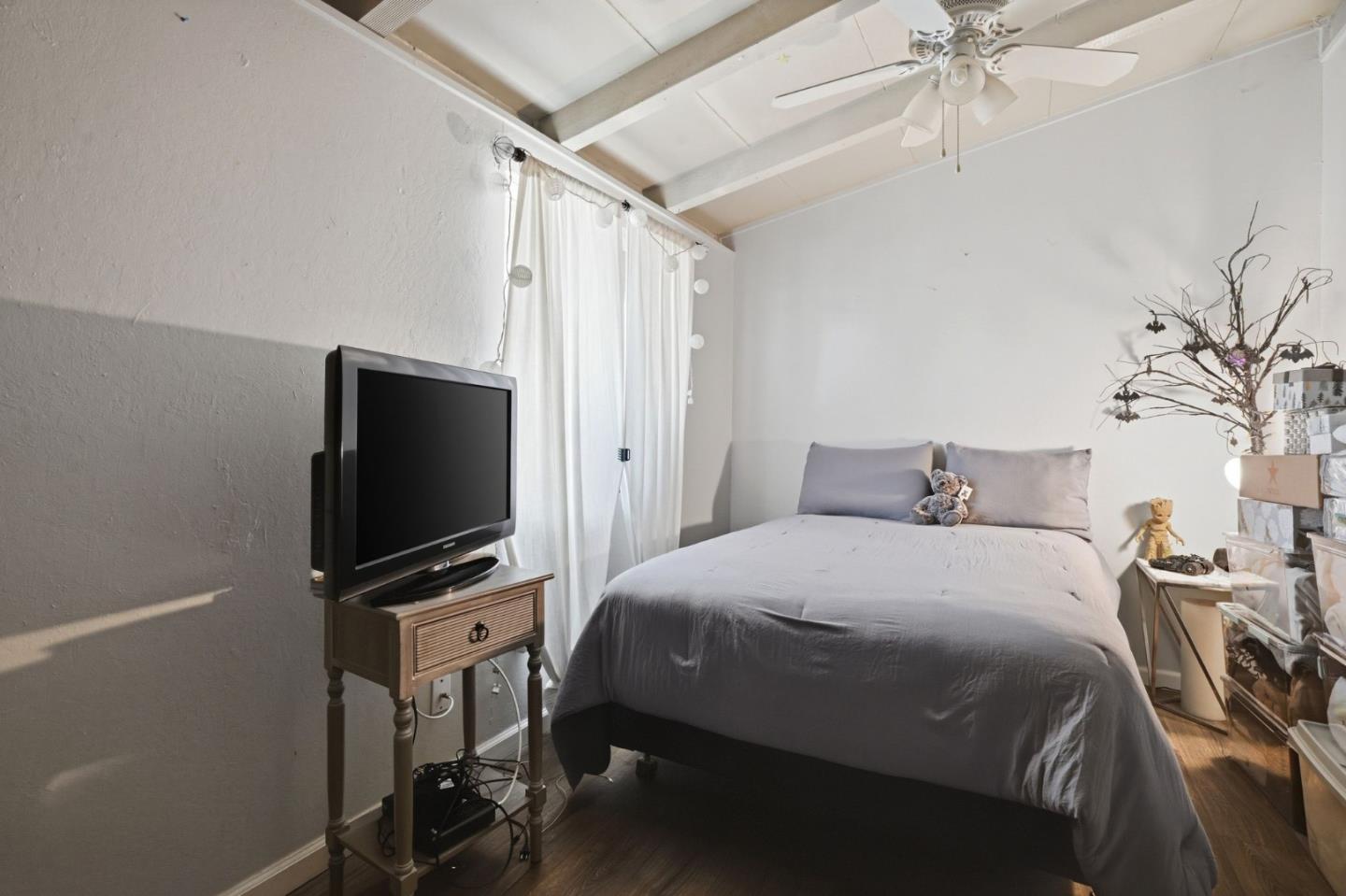 Detail Gallery Image 12 of 19 For 1191 Manzano Way, Sunnyvale,  CA 94089 - 3 Beds | 3 Baths