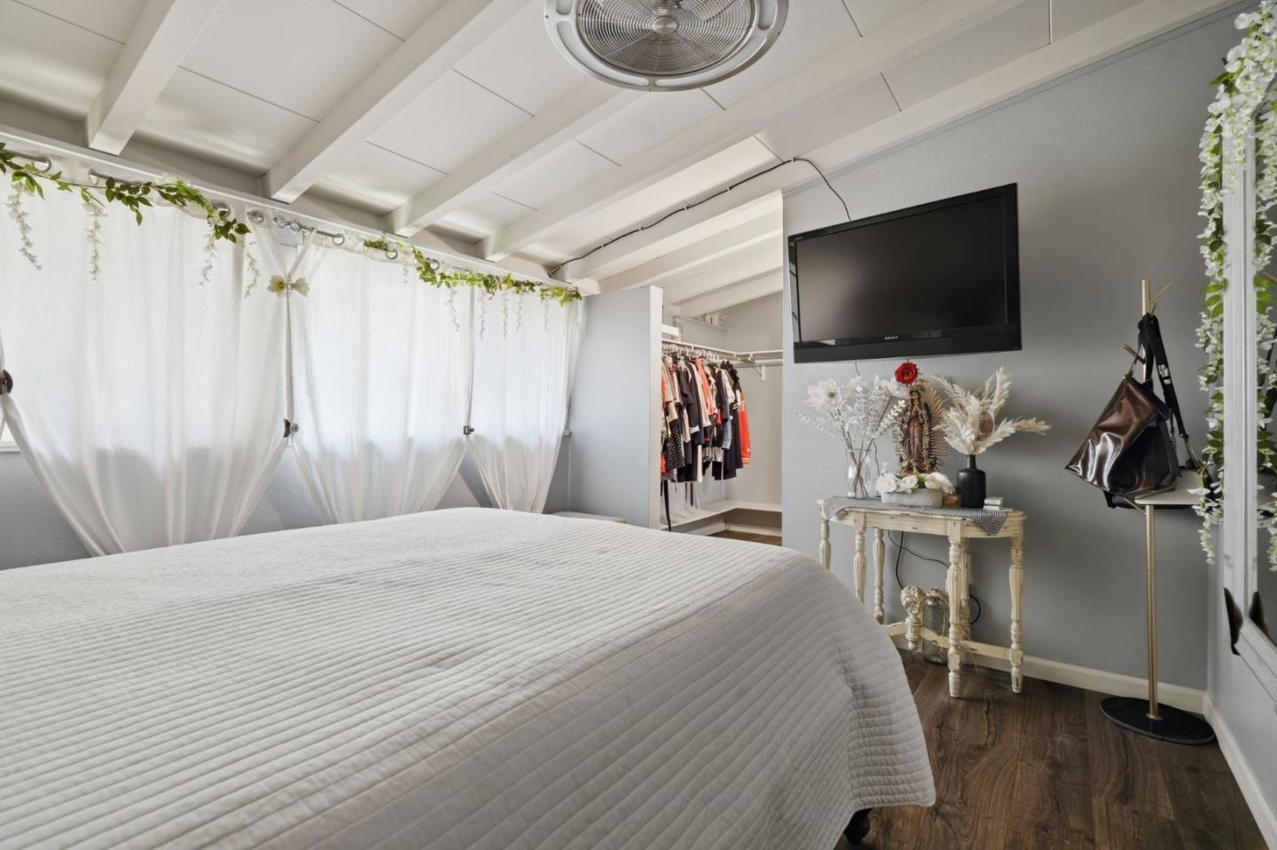 Detail Gallery Image 15 of 19 For 1191 Manzano Way, Sunnyvale,  CA 94089 - 3 Beds | 3 Baths