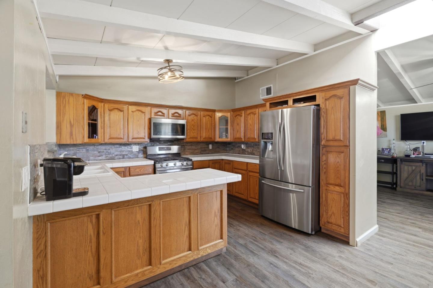 Detail Gallery Image 4 of 19 For 1191 Manzano Way, Sunnyvale,  CA 94089 - 3 Beds | 3 Baths