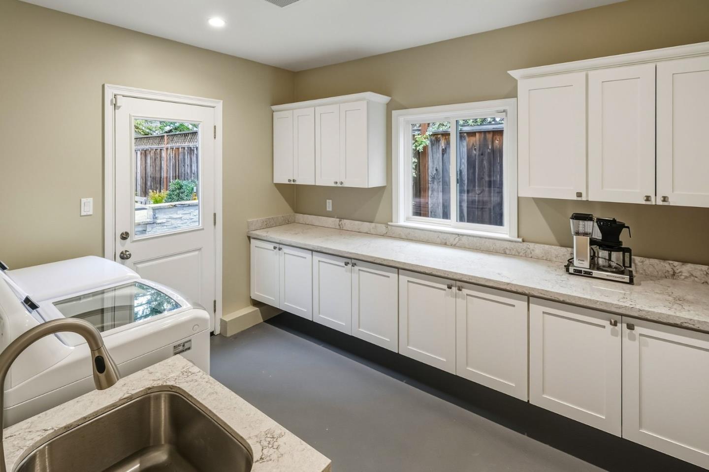 Detail Gallery Image 10 of 40 For 380 San Carlos Ave, Redwood City,  CA 94061 - 3 Beds | 2 Baths