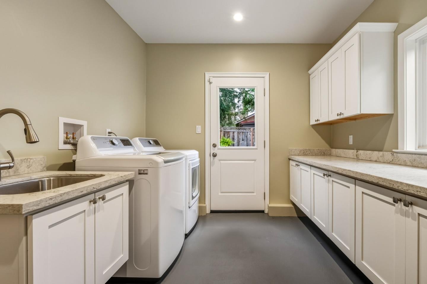 Detail Gallery Image 11 of 40 For 380 San Carlos Ave, Redwood City,  CA 94061 - 3 Beds | 2 Baths