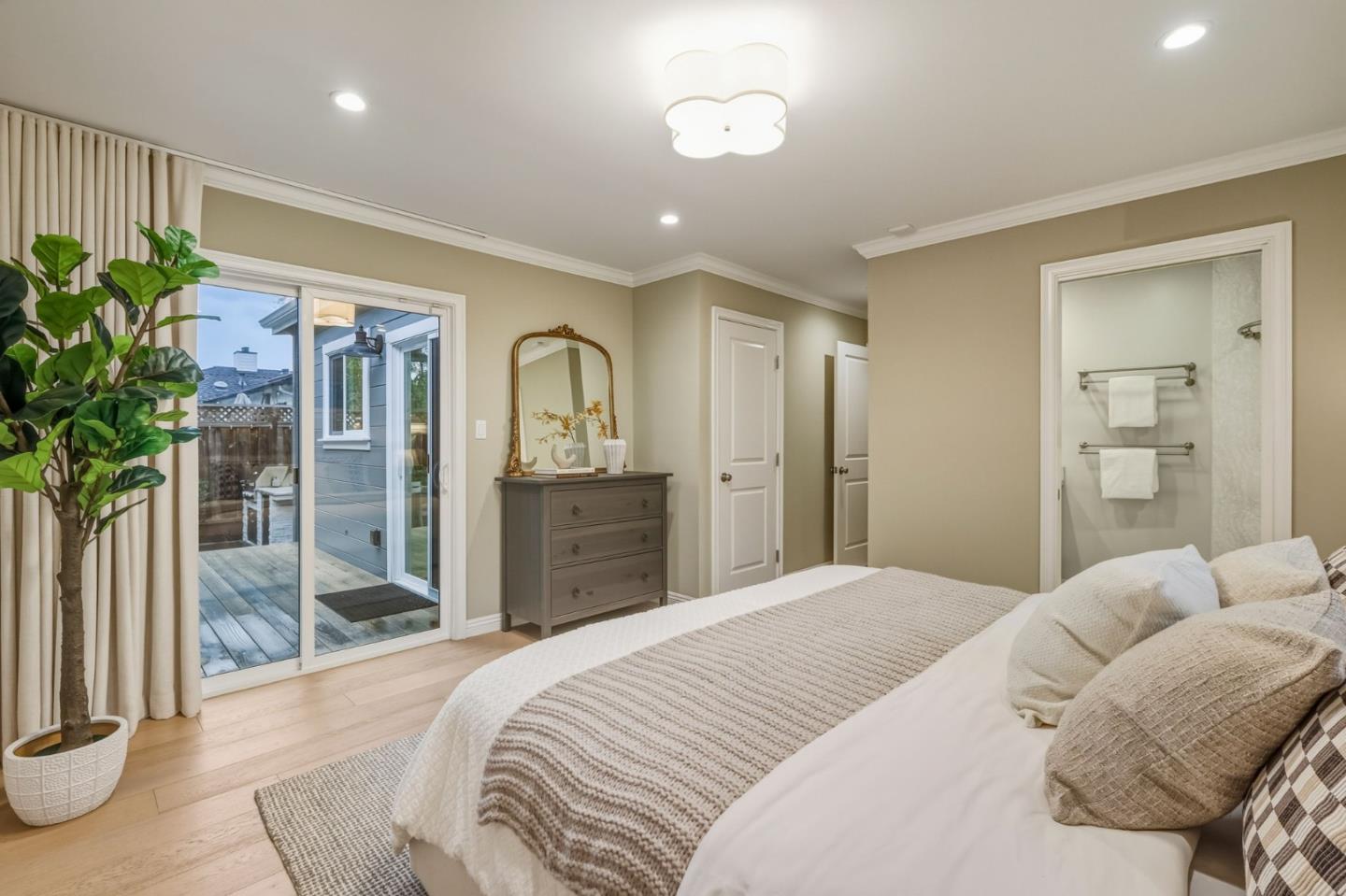 Detail Gallery Image 22 of 40 For 380 San Carlos Ave, Redwood City,  CA 94061 - 3 Beds | 2 Baths