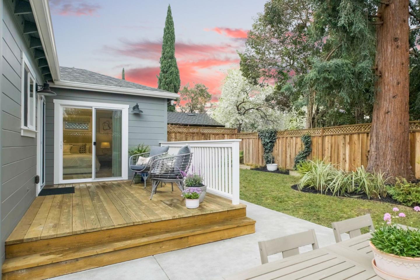 Detail Gallery Image 23 of 40 For 380 San Carlos Ave, Redwood City,  CA 94061 - 3 Beds | 2 Baths