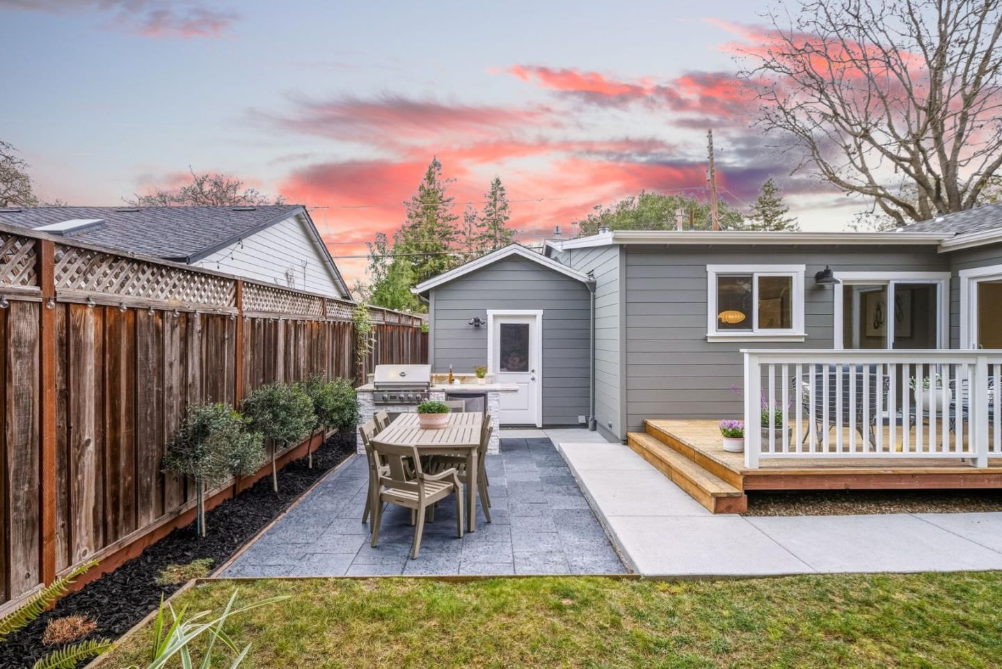 Detail Gallery Image 24 of 40 For 380 San Carlos Ave, Redwood City,  CA 94061 - 3 Beds | 2 Baths