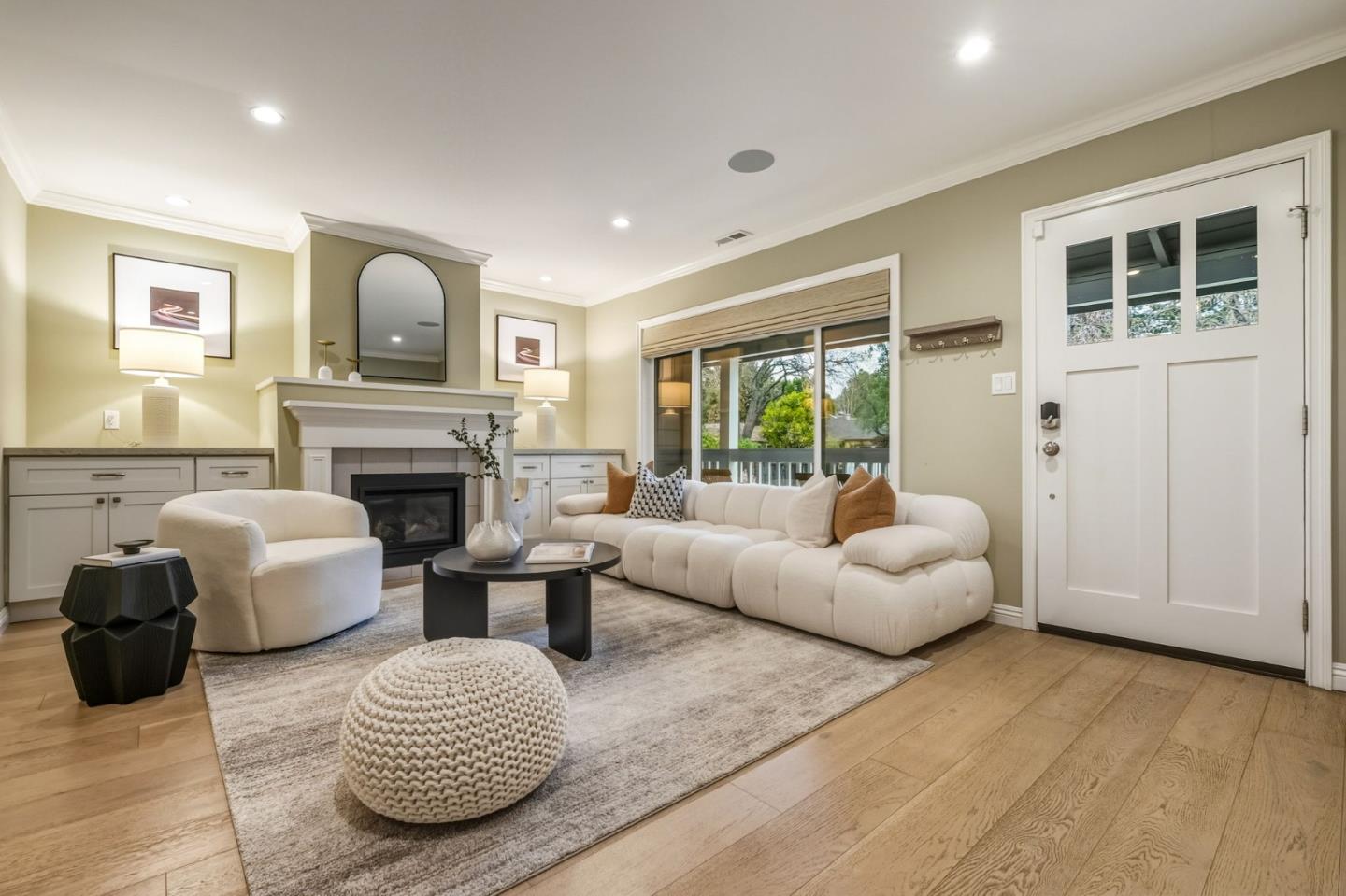 Detail Gallery Image 4 of 40 For 380 San Carlos Ave, Redwood City,  CA 94061 - 3 Beds | 2 Baths