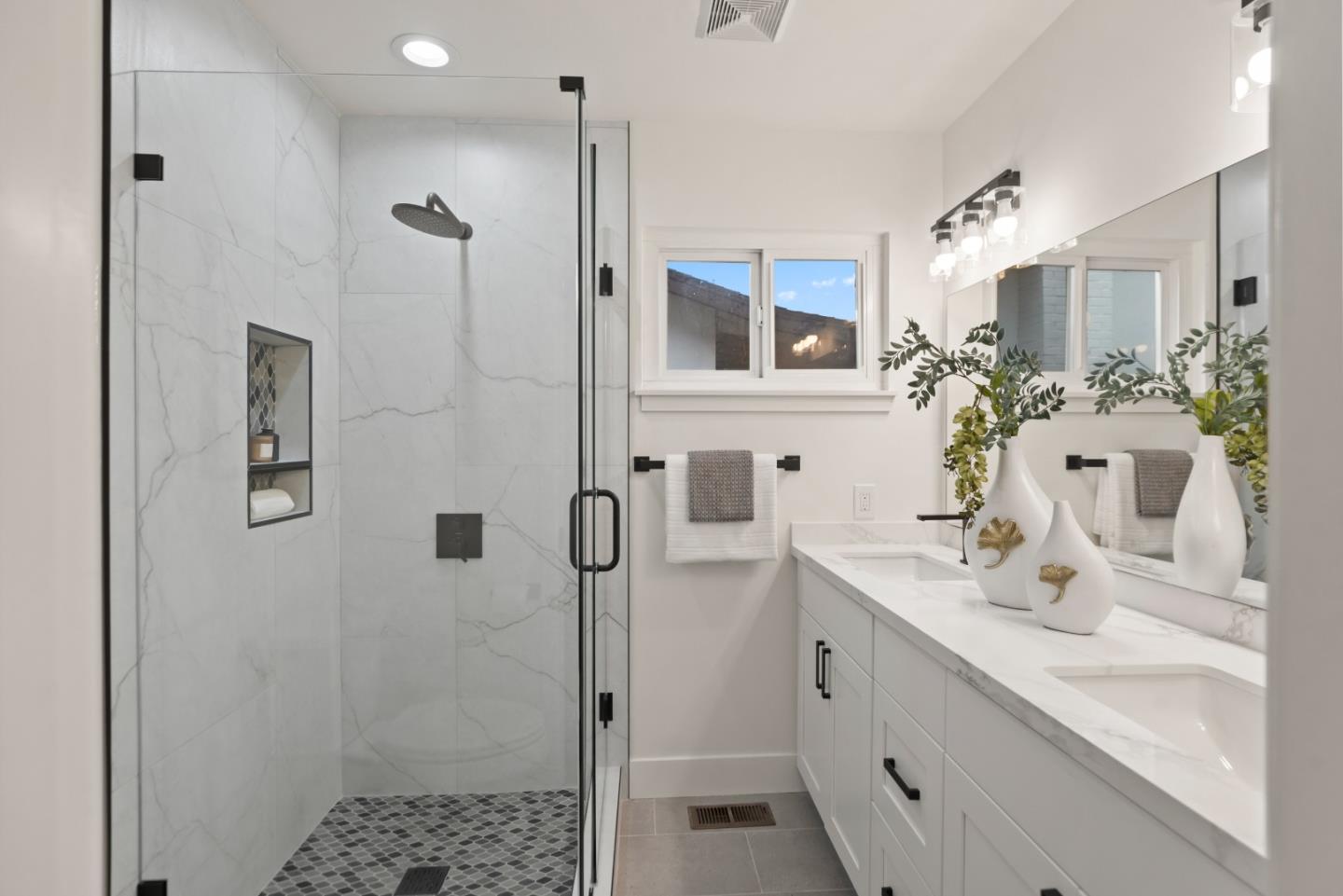 Detail Gallery Image 11 of 17 For 5005 Doyle Rd, San Jose,  CA 95129 - 3 Beds | 2 Baths