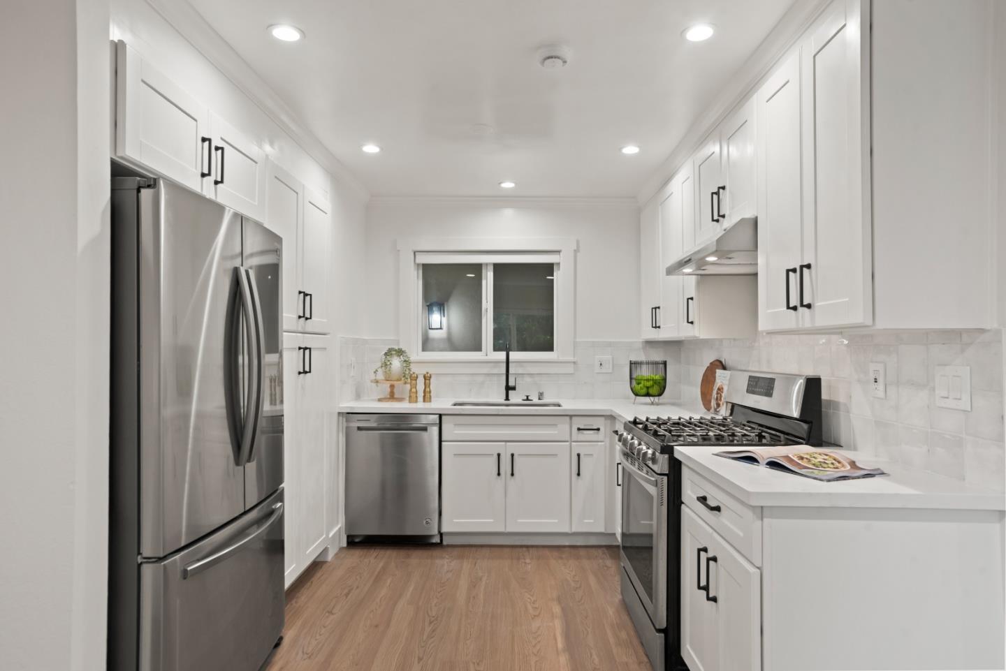 Detail Gallery Image 8 of 17 For 5005 Doyle Rd, San Jose,  CA 95129 - 3 Beds | 2 Baths