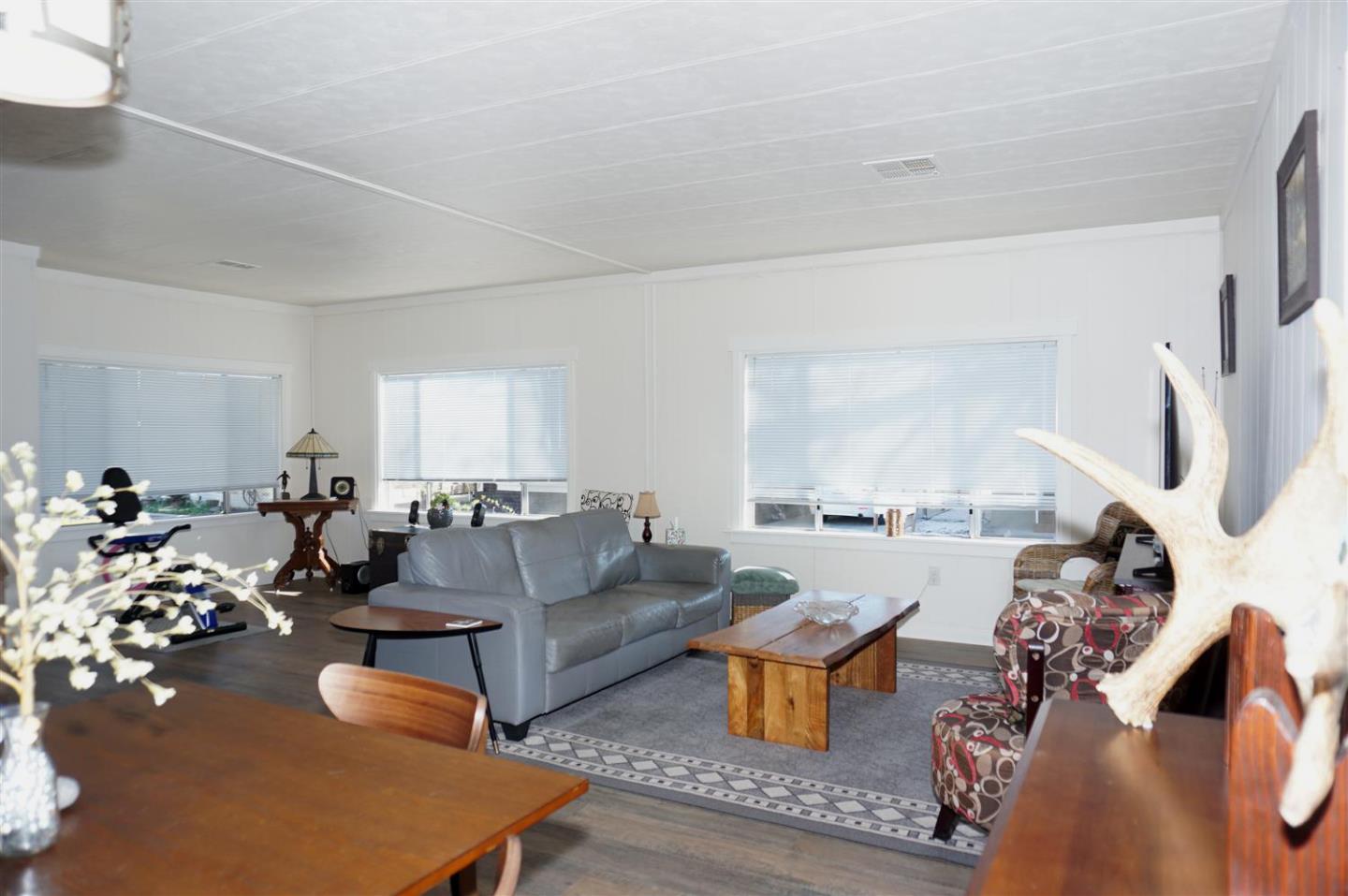 Detail Gallery Image 7 of 39 For 690 Persian Dr #61,  Sunnyvale,  CA 94089 - 2 Beds | 2 Baths