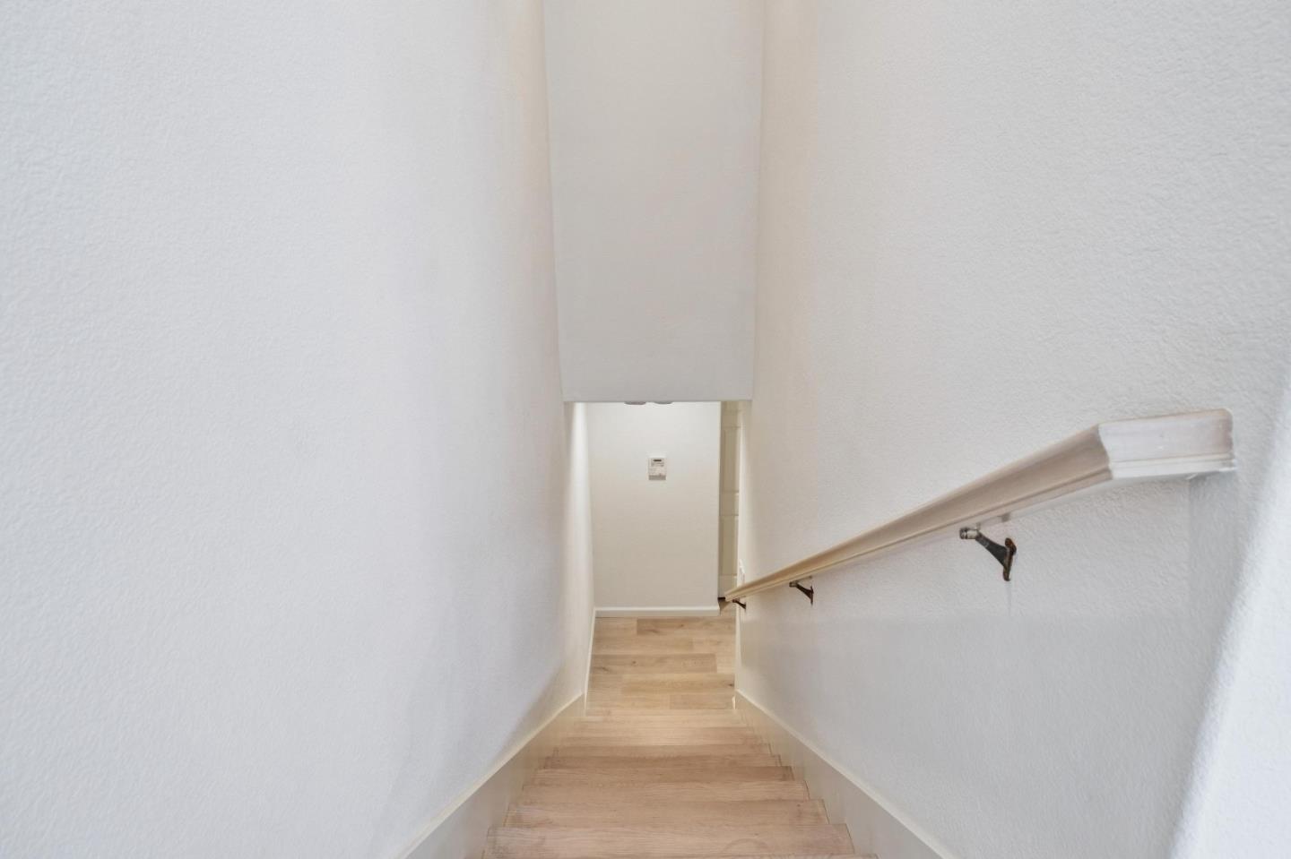 Detail Gallery Image 21 of 50 For 1148 La Rochelle Ter #F,  Sunnyvale,  CA 94089 - 3 Beds | 2/1 Baths