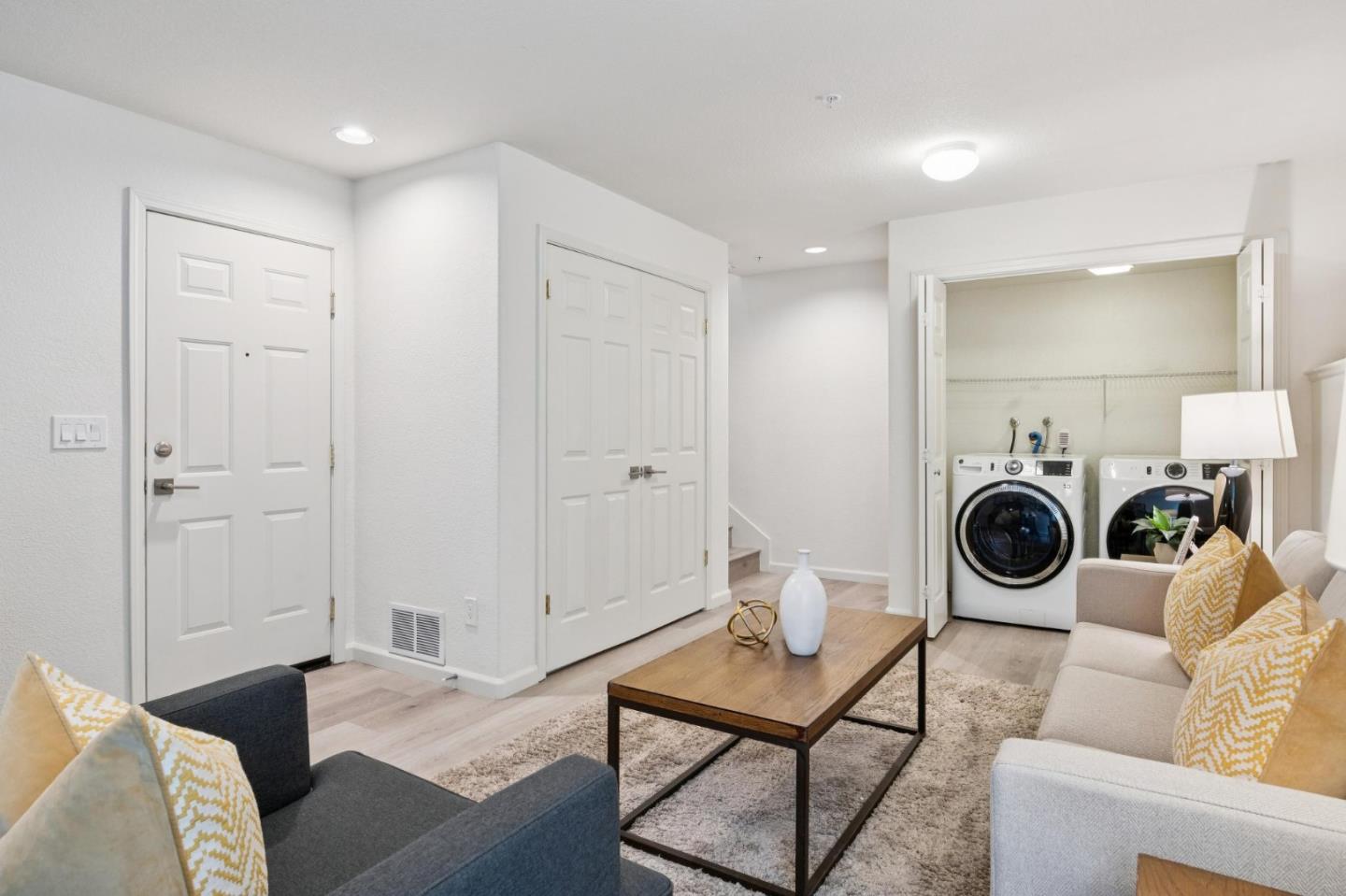 Detail Gallery Image 24 of 50 For 1148 La Rochelle Ter #F,  Sunnyvale,  CA 94089 - 3 Beds | 2/1 Baths