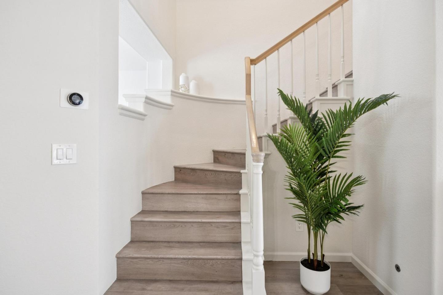 Detail Gallery Image 28 of 50 For 1148 La Rochelle Ter #F,  Sunnyvale,  CA 94089 - 3 Beds | 2/1 Baths