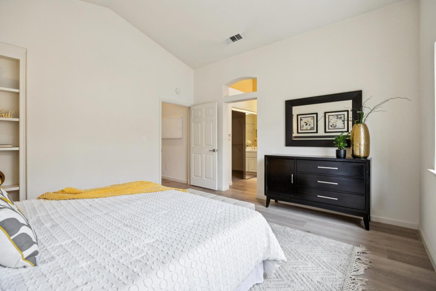 Detail Gallery Image 39 of 50 For 1148 La Rochelle Ter #F,  Sunnyvale,  CA 94089 - 3 Beds | 2/1 Baths