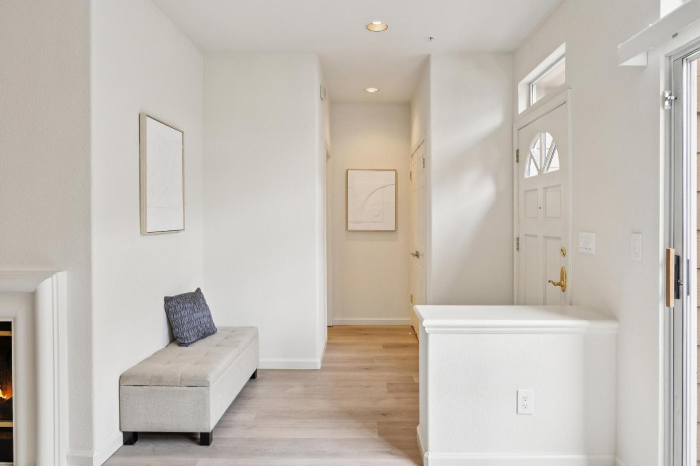 Detail Gallery Image 6 of 50 For 1148 La Rochelle Ter #F,  Sunnyvale,  CA 94089 - 3 Beds | 2/1 Baths