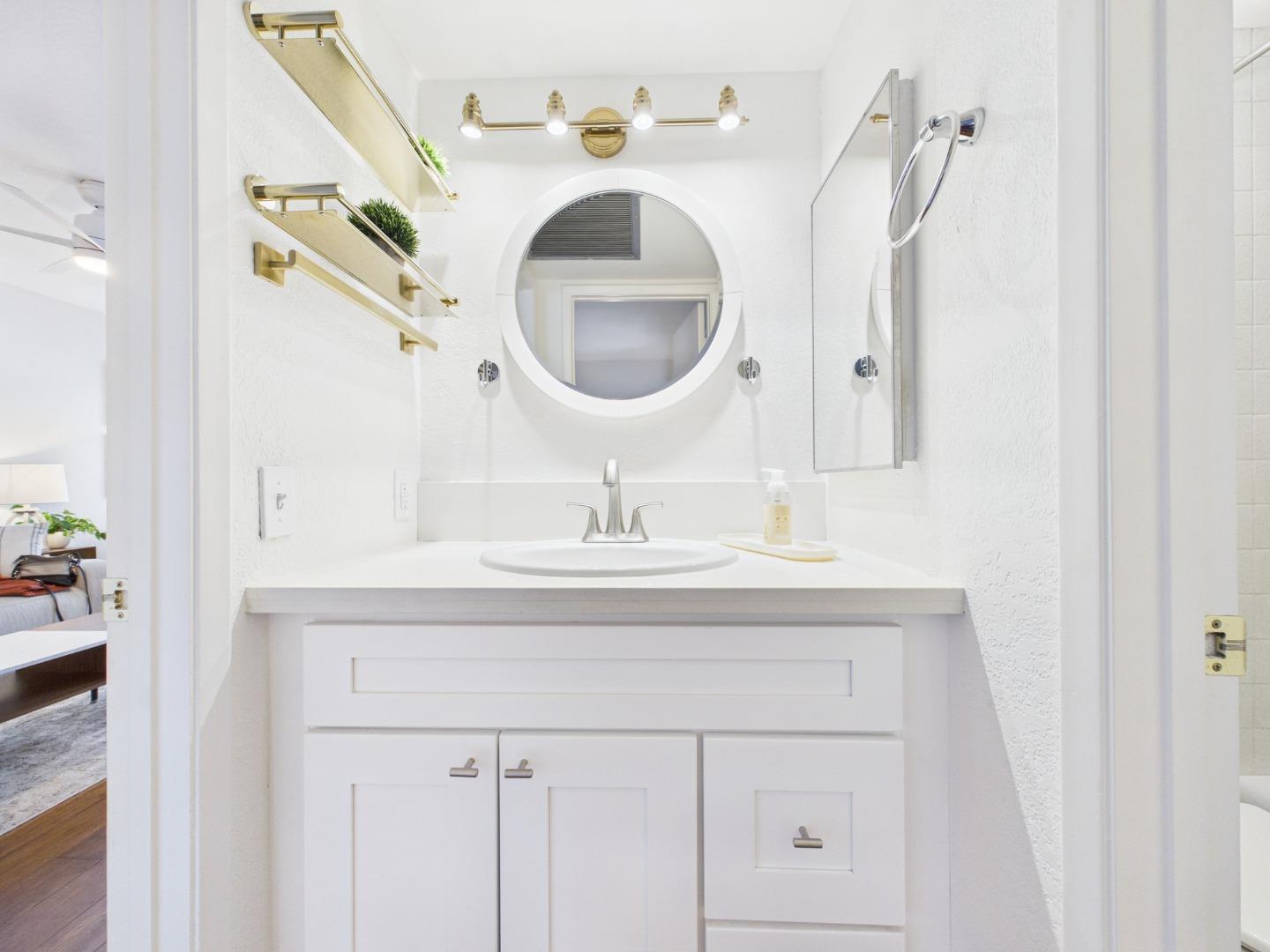 Detail Gallery Image 11 of 37 For 500 Glenwood #123,  Monterey,  CA 93940 - 1 Beds | 1 Baths