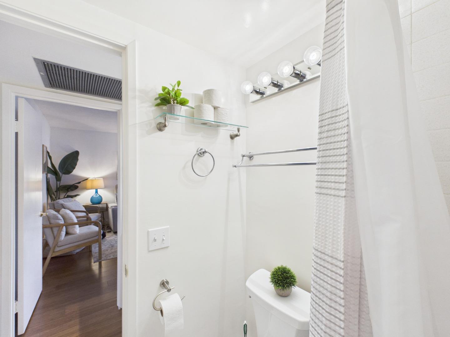 Detail Gallery Image 13 of 37 For 500 Glenwood #123,  Monterey,  CA 93940 - 1 Beds | 1 Baths