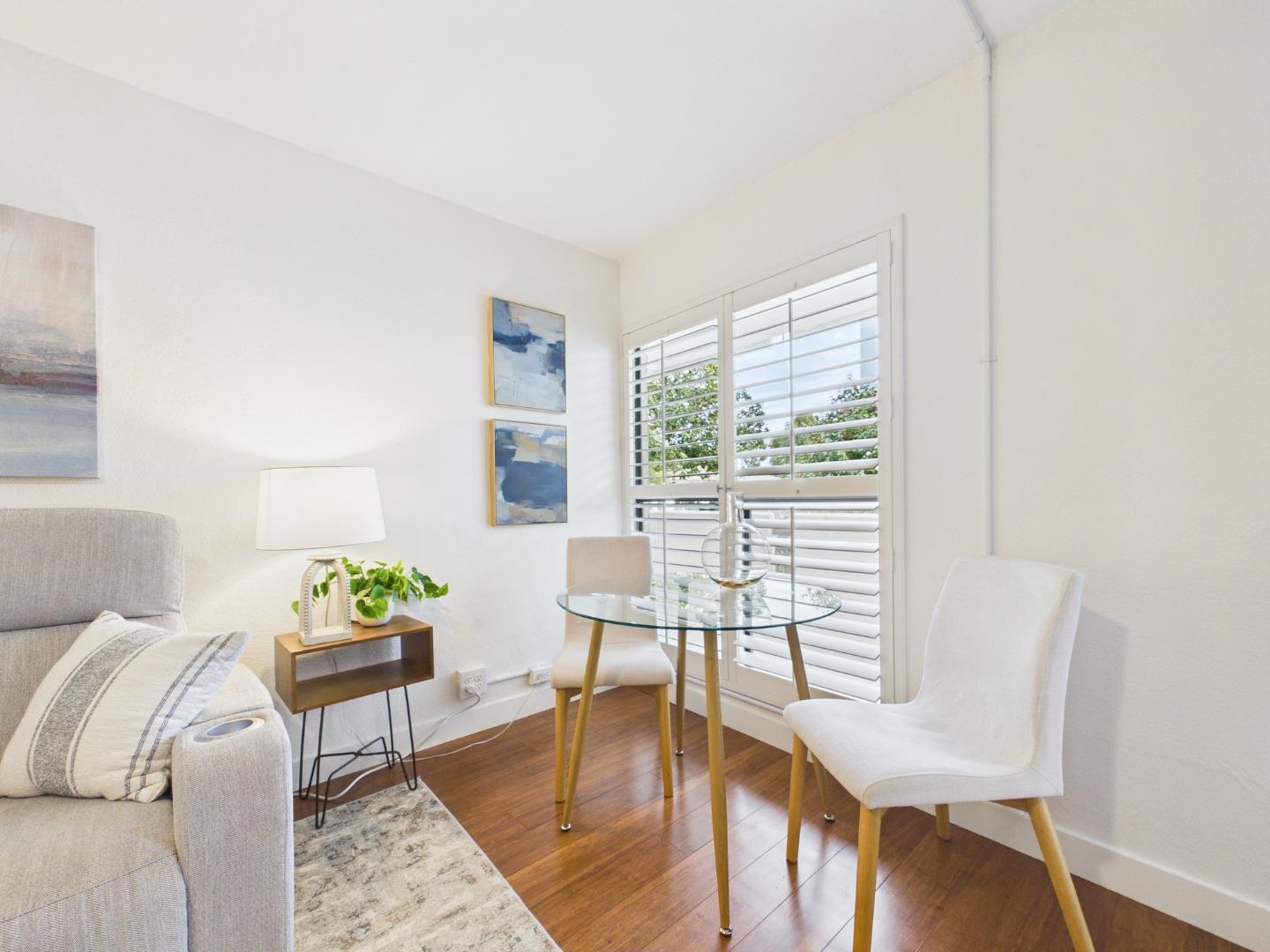 Detail Gallery Image 2 of 37 For 500 Glenwood #123,  Monterey,  CA 93940 - 1 Beds | 1 Baths