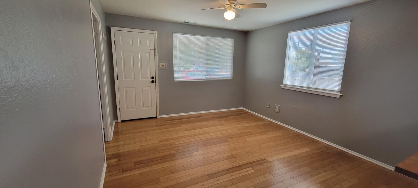 Detail Gallery Image 2 of 21 For 1686 Linden Street, Livermore,  CA 94551 - 3 Beds | 2 Baths