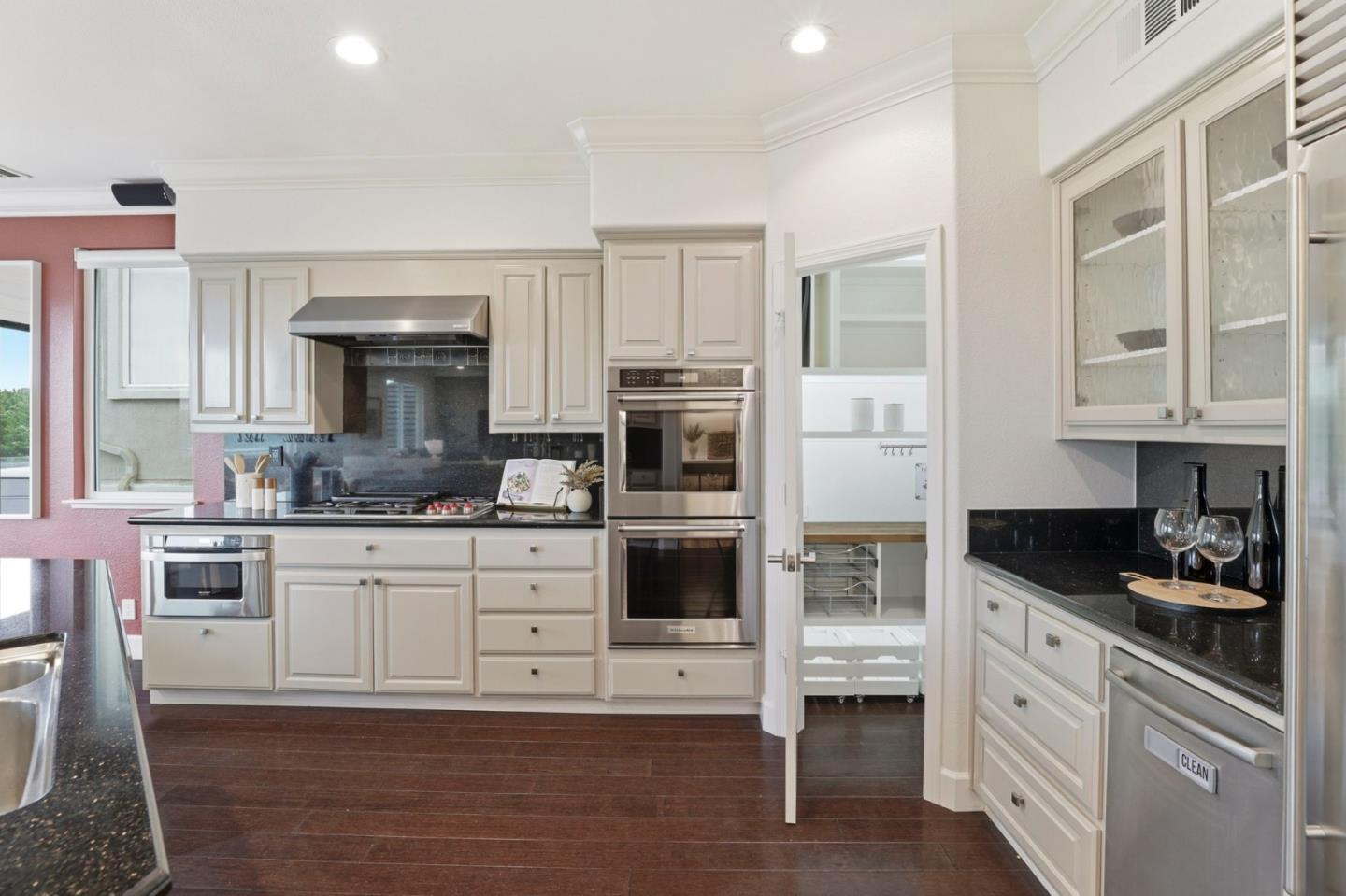 Detail Gallery Image 15 of 48 For 868 Skyridge Dr, Pacifica,  CA 94044 - 5 Beds | 4/1 Baths