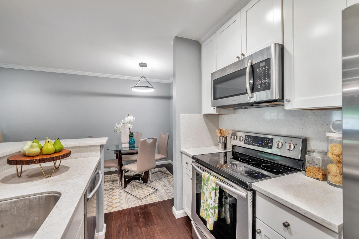 Detail Gallery Image 10 of 26 For 355 Half Moon Ln #9,  Daly City,  CA 94015 - 1 Beds | 1 Baths