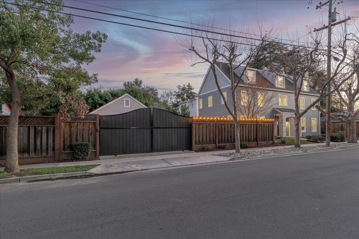 Detail Gallery Image 7 of 63 For 1224 Glenwood Ave, San Jose,  CA 95125 - 4 Beds | 3/1 Baths