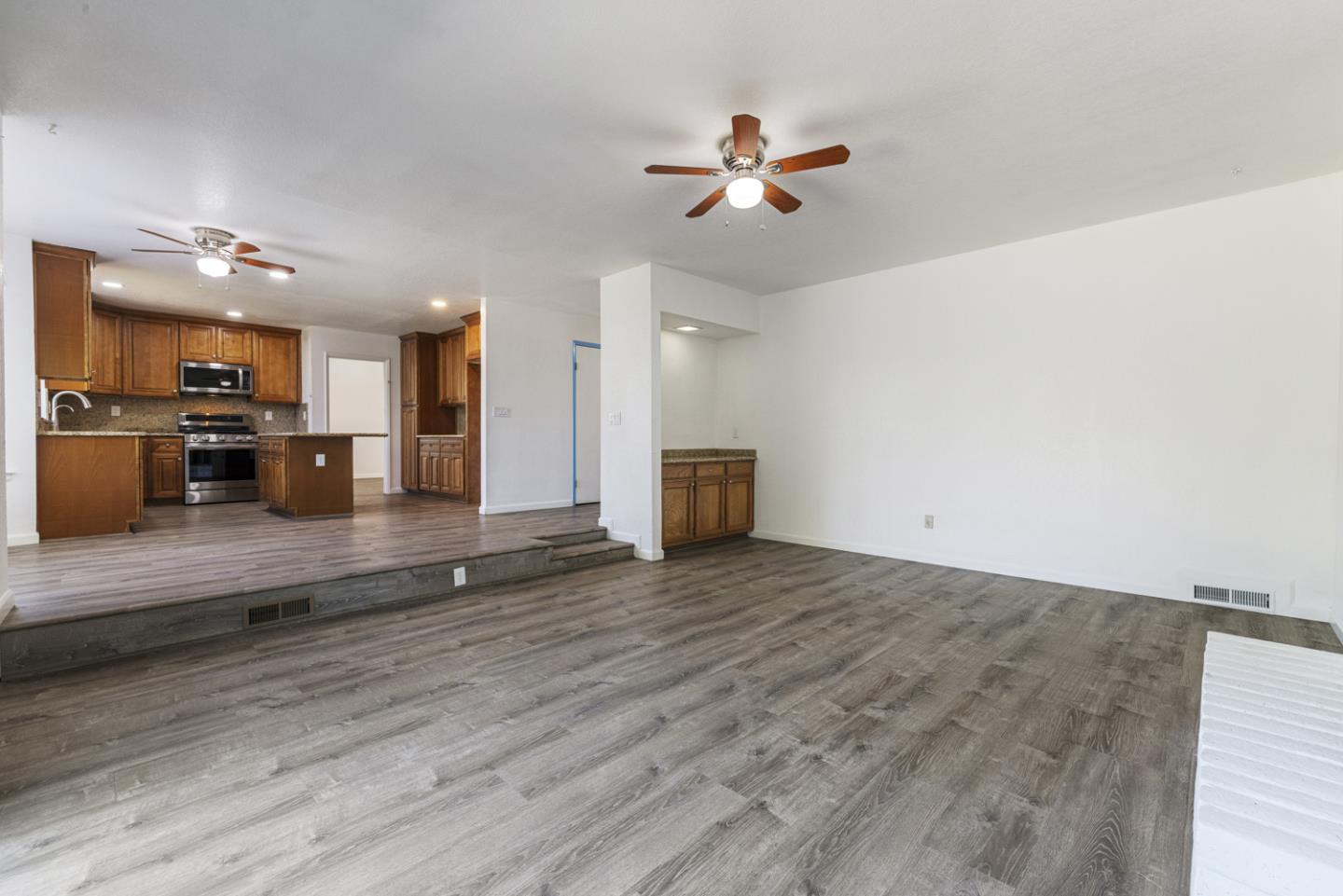 Detail Gallery Image 16 of 50 For 800 Treasure Ln, Manteca,  CA 95337 - 5 Beds | 3 Baths