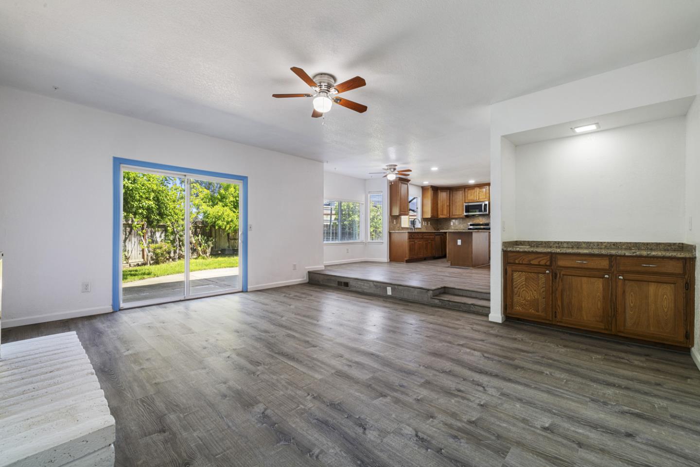 Detail Gallery Image 17 of 50 For 800 Treasure Ln, Manteca,  CA 95337 - 5 Beds | 3 Baths