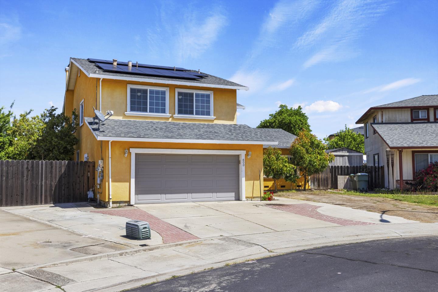 Detail Gallery Image 2 of 50 For 800 Treasure Ln, Manteca,  CA 95337 - 5 Beds | 3 Baths