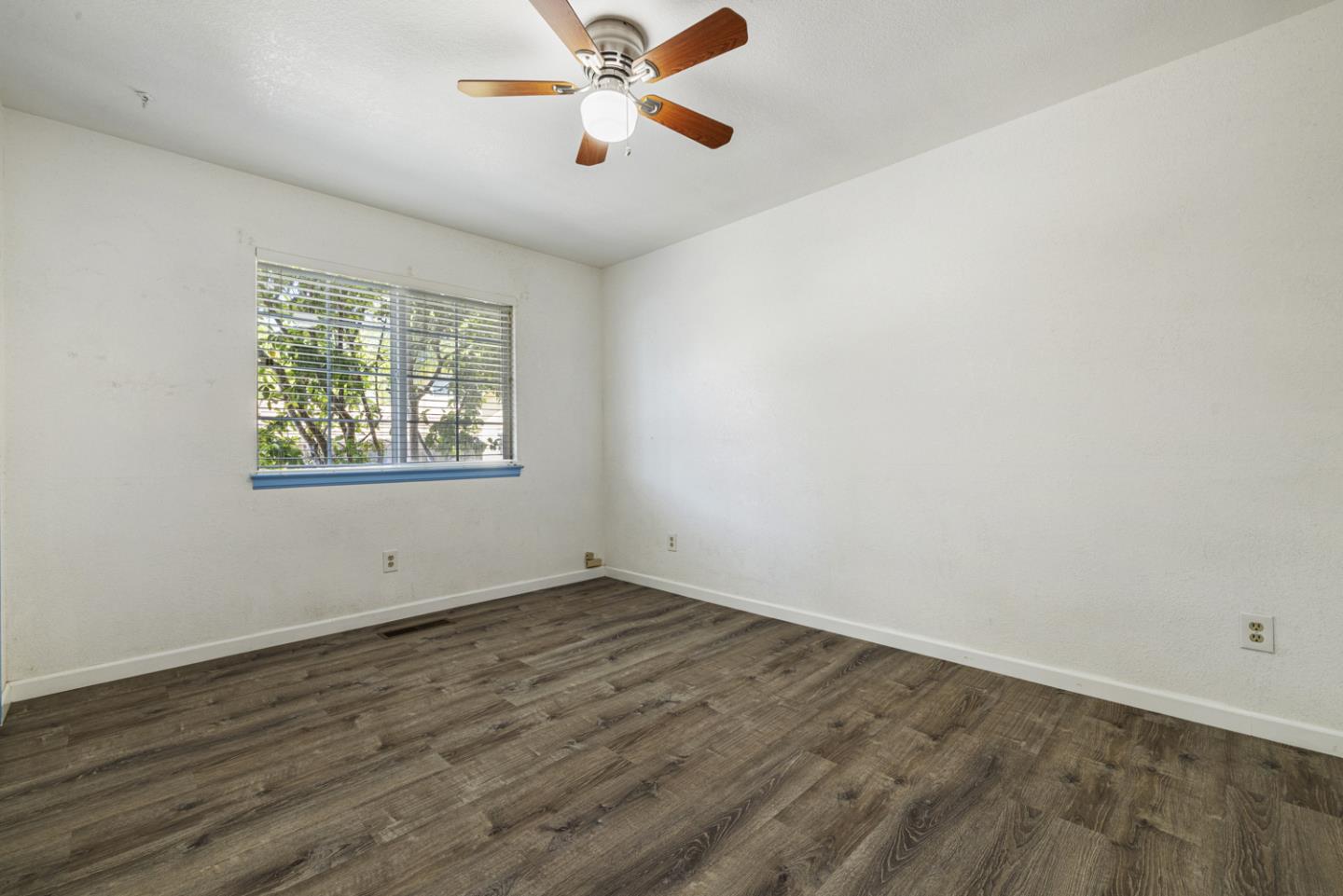 Detail Gallery Image 20 of 50 For 800 Treasure Ln, Manteca,  CA 95337 - 5 Beds | 3 Baths