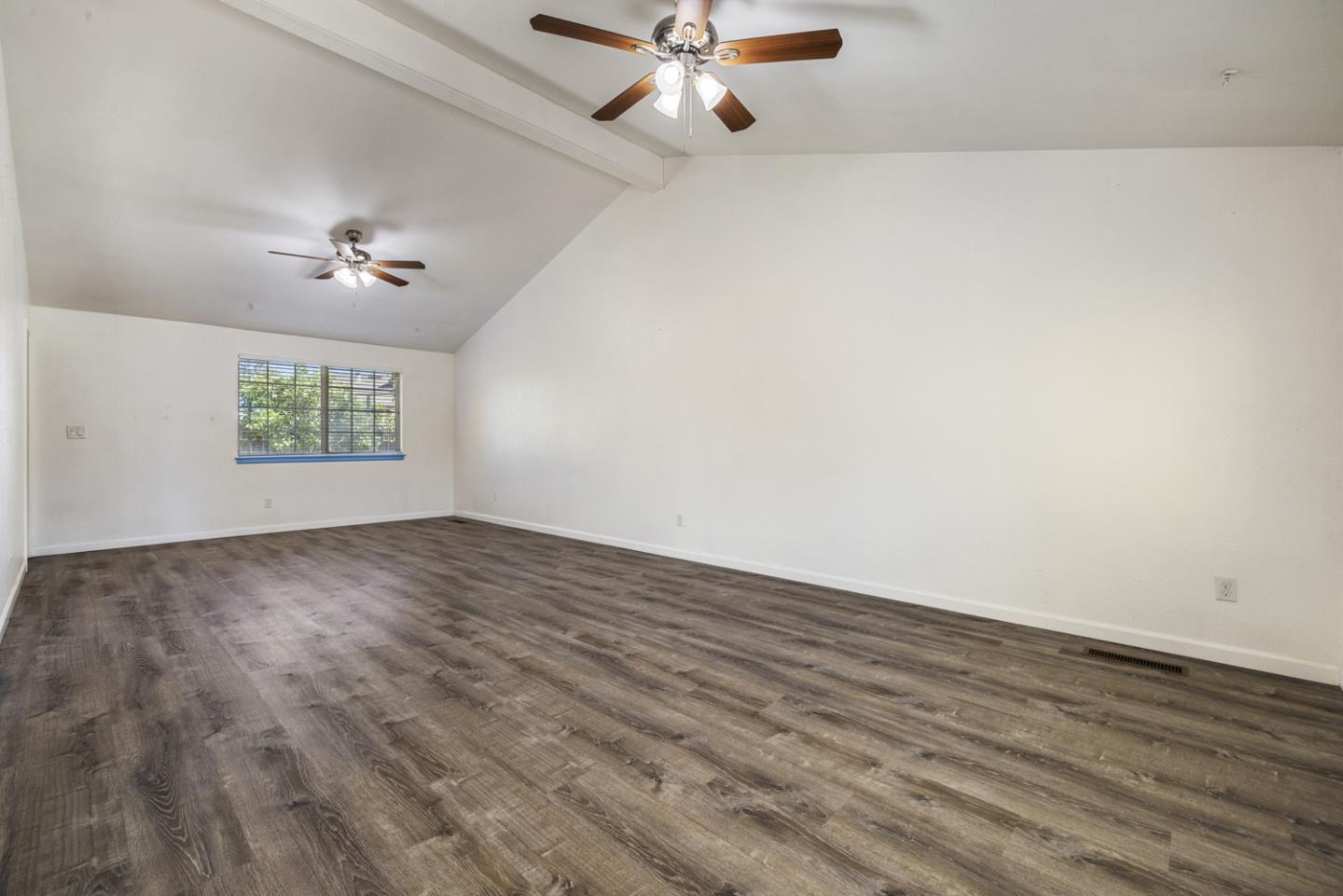 Detail Gallery Image 6 of 50 For 800 Treasure Ln, Manteca,  CA 95337 - 5 Beds | 3 Baths