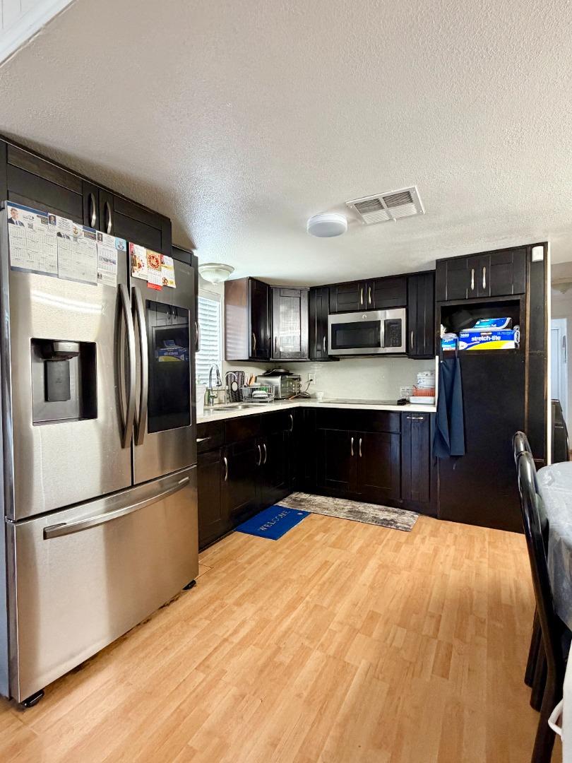 Detail Gallery Image 4 of 11 For 411 Lewis Rd #208,  San Jose,  CA 95111 - 2 Beds | 1 Baths