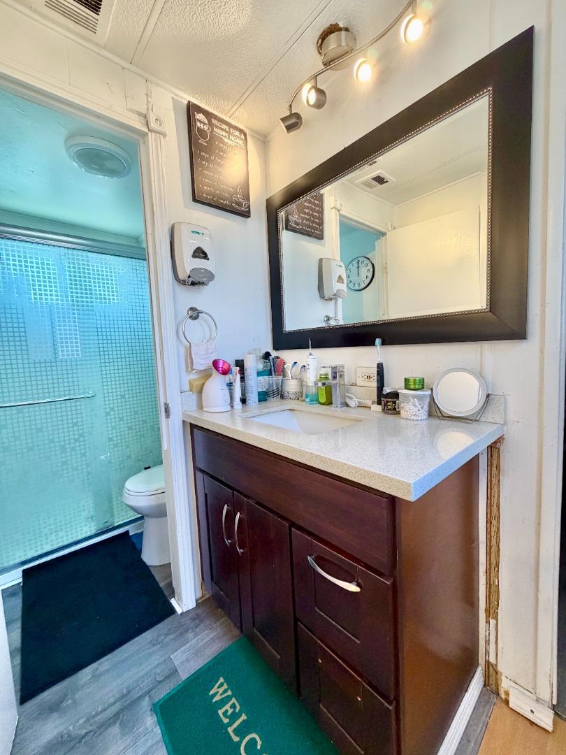 Detail Gallery Image 8 of 11 For 411 Lewis Rd #208,  San Jose,  CA 95111 - 2 Beds | 1 Baths