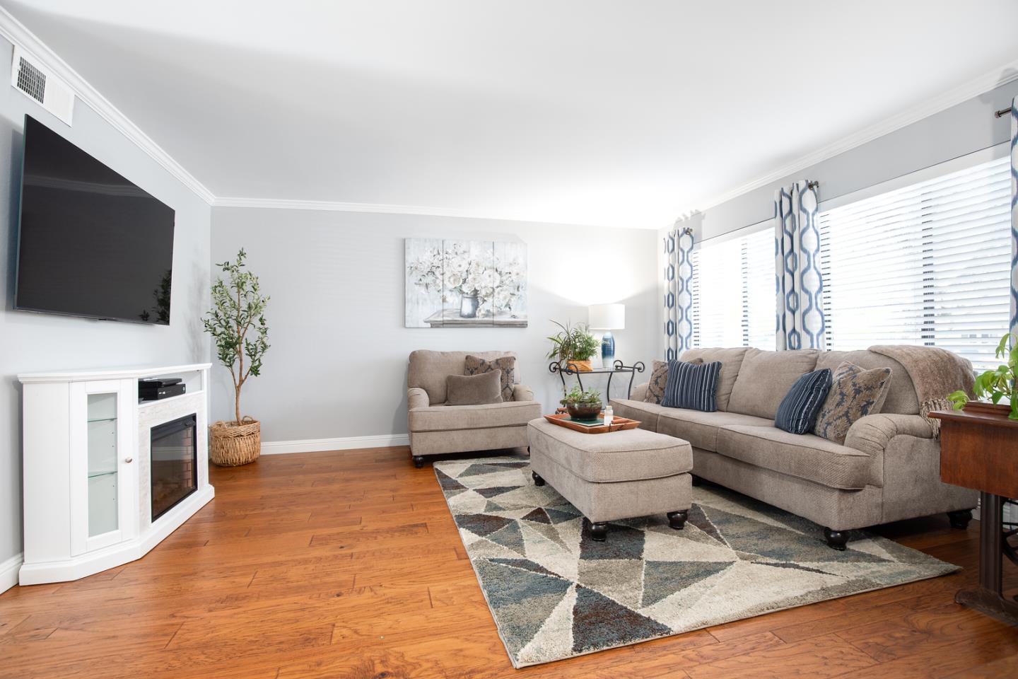 Detail Gallery Image 5 of 30 For 1133 Cooper River Dr, San Jose,  CA 95126 - 3 Beds | 1/1 Baths