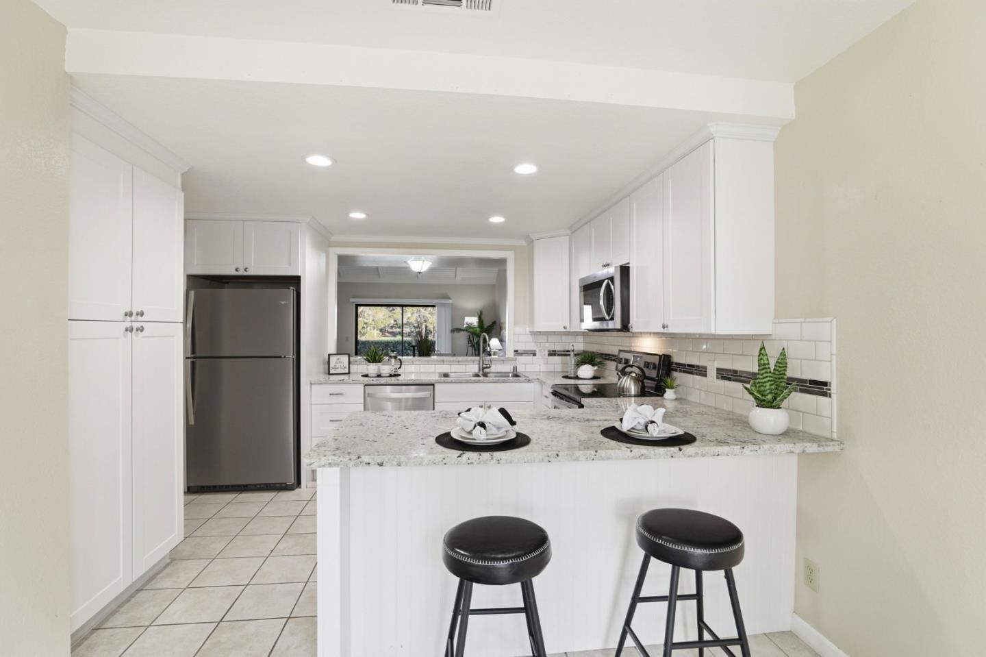 Detail Gallery Image 6 of 36 For 6250 Blauer Ln, San Jose,  CA 95135 - 2 Beds | 2 Baths