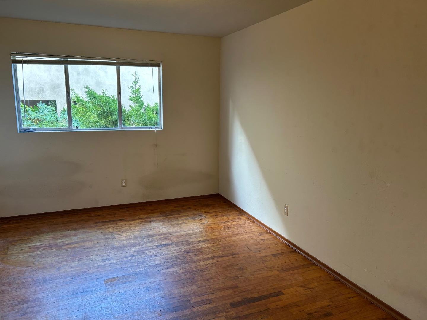 Detail Gallery Image 12 of 16 For 1247 Buena Vista Ave, Pacific Grove,  CA 93950 - 3 Beds | 1/1 Baths