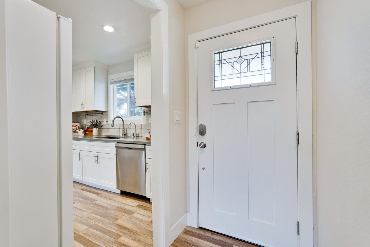 Detail Gallery Image 5 of 46 For 5596 Vassar Dr, San Jose,  CA 95118 - 3 Beds | 2 Baths