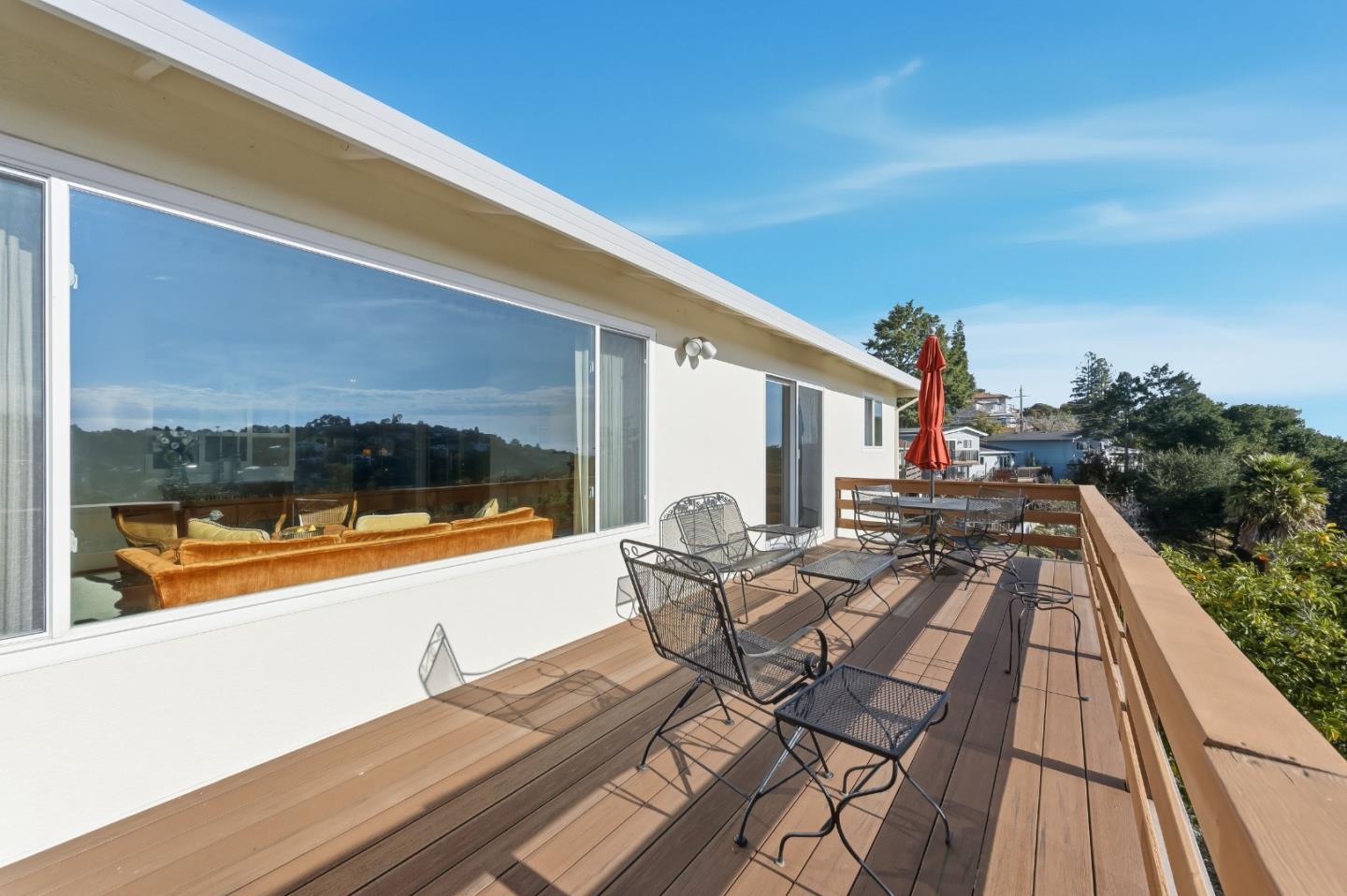 Detail Gallery Image 22 of 51 For 217 Bay View Dr, San Carlos,  CA 94070 - 4 Beds | 2/1 Baths