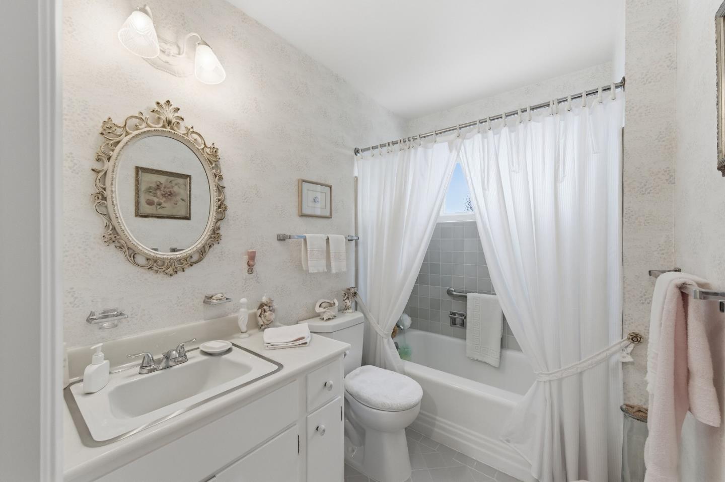 Detail Gallery Image 28 of 51 For 217 Bay View Dr, San Carlos,  CA 94070 - 4 Beds | 2/1 Baths