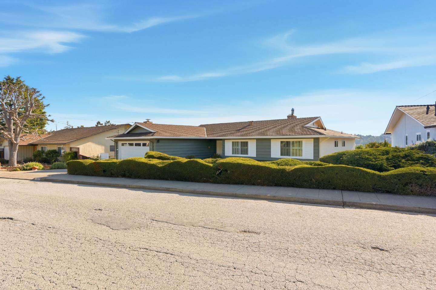 Detail Gallery Image 4 of 51 For 217 Bay View Dr, San Carlos,  CA 94070 - 4 Beds | 2/1 Baths