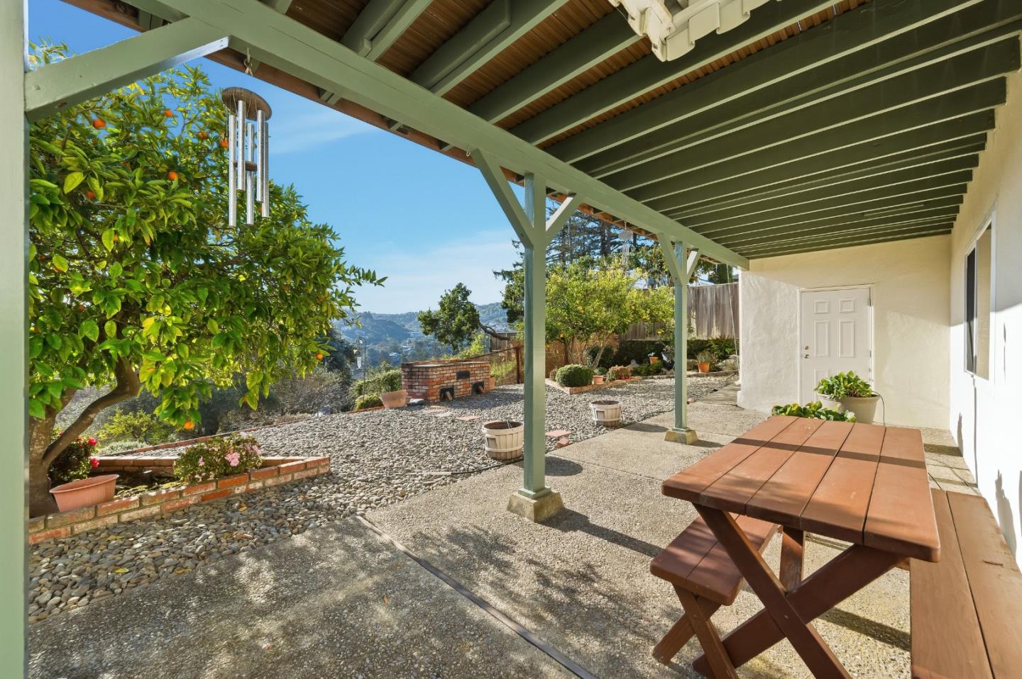 Detail Gallery Image 42 of 51 For 217 Bay View Dr, San Carlos,  CA 94070 - 4 Beds | 2/1 Baths