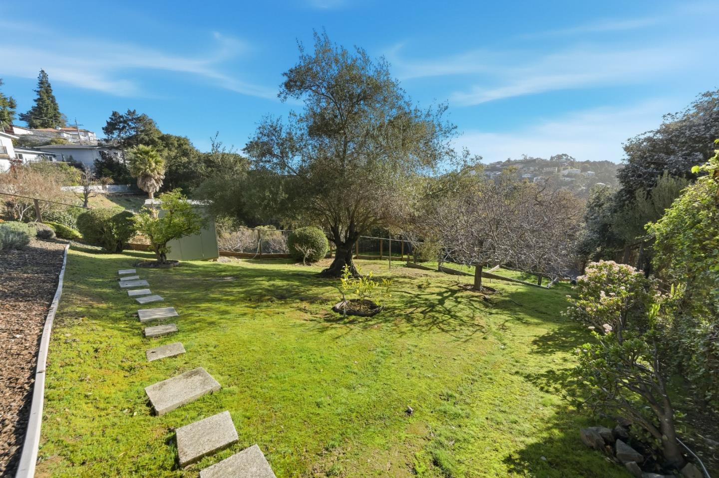 Detail Gallery Image 46 of 51 For 217 Bay View Dr, San Carlos,  CA 94070 - 4 Beds | 2/1 Baths