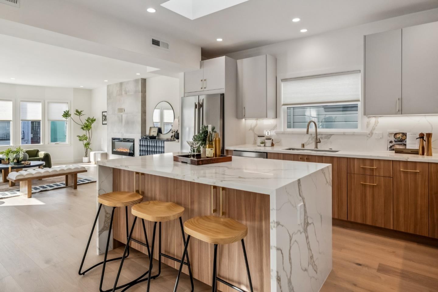 Detail Gallery Image 12 of 54 For 2530 27th Ave, San Francisco,  CA 94116 - 4 Beds | 4 Baths