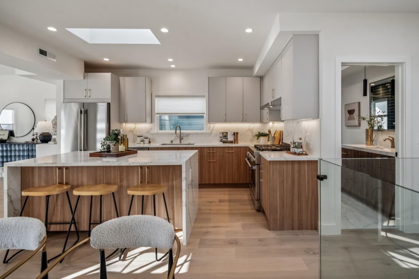 Detail Gallery Image 13 of 54 For 2530 27th Ave, San Francisco,  CA 94116 - 4 Beds | 4 Baths