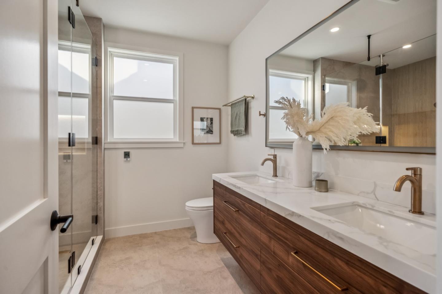 Detail Gallery Image 19 of 54 For 2530 27th Ave, San Francisco,  CA 94116 - 4 Beds | 4 Baths