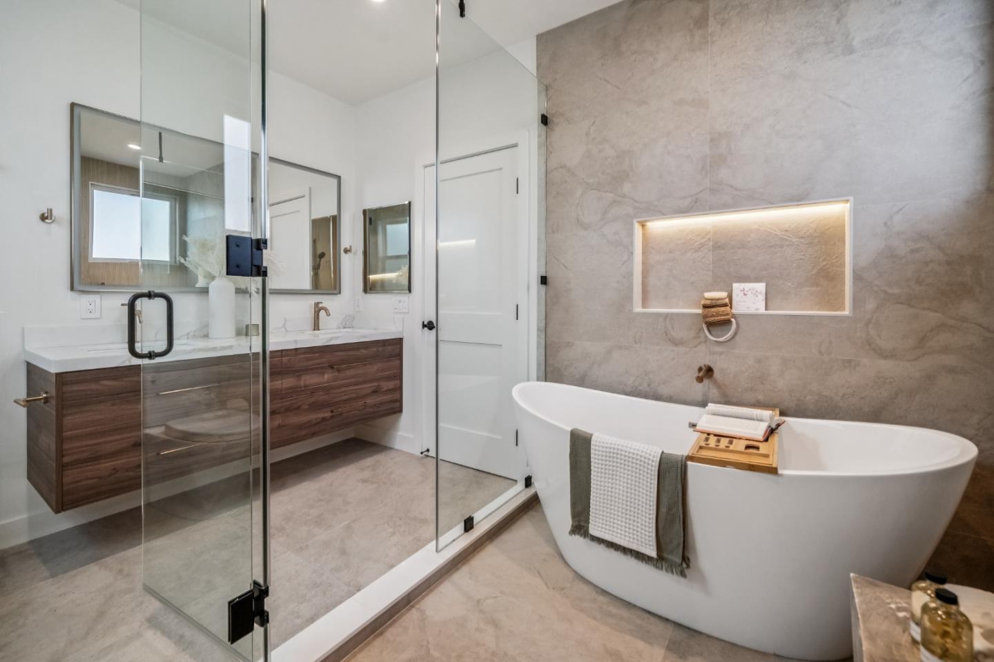 Detail Gallery Image 22 of 54 For 2530 27th Ave, San Francisco,  CA 94116 - 4 Beds | 4 Baths