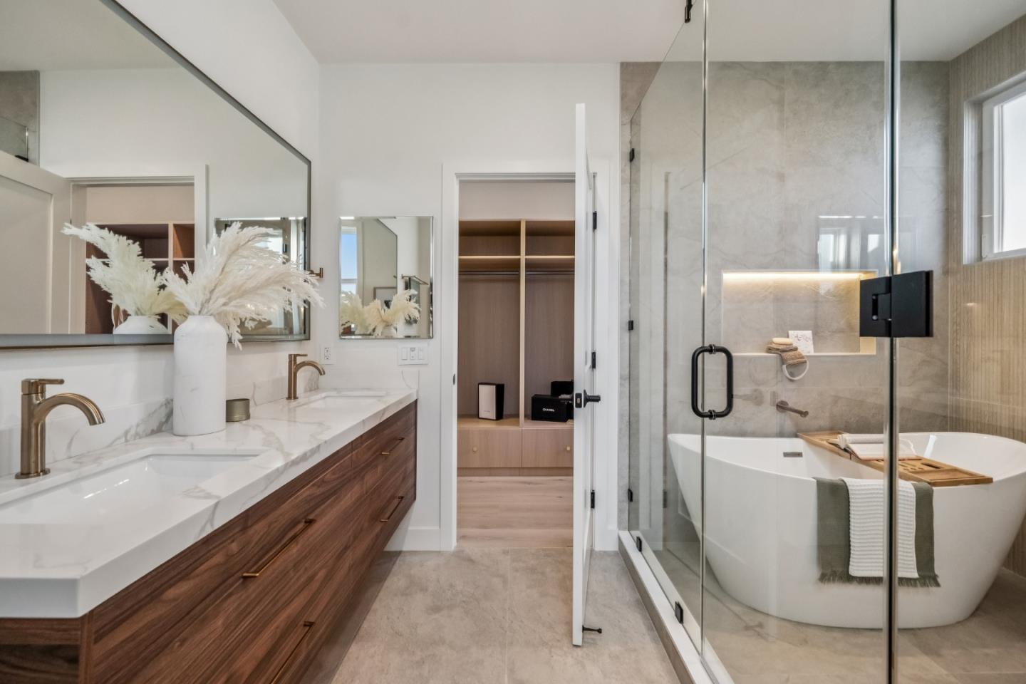 Detail Gallery Image 23 of 54 For 2530 27th Ave, San Francisco,  CA 94116 - 4 Beds | 4 Baths