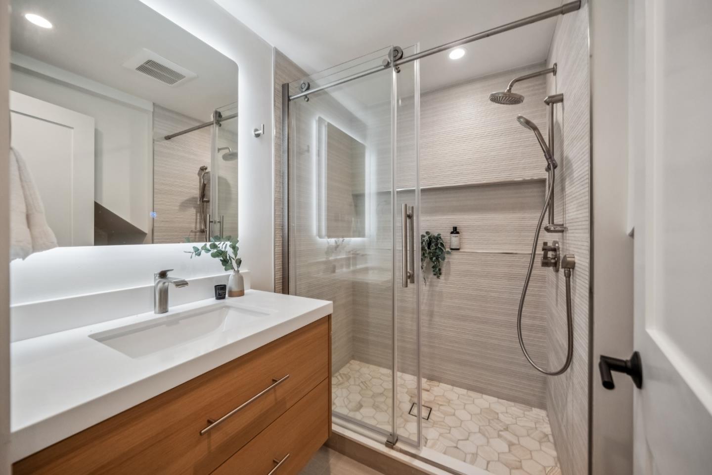 Detail Gallery Image 37 of 54 For 2530 27th Ave, San Francisco,  CA 94116 - 4 Beds | 4 Baths