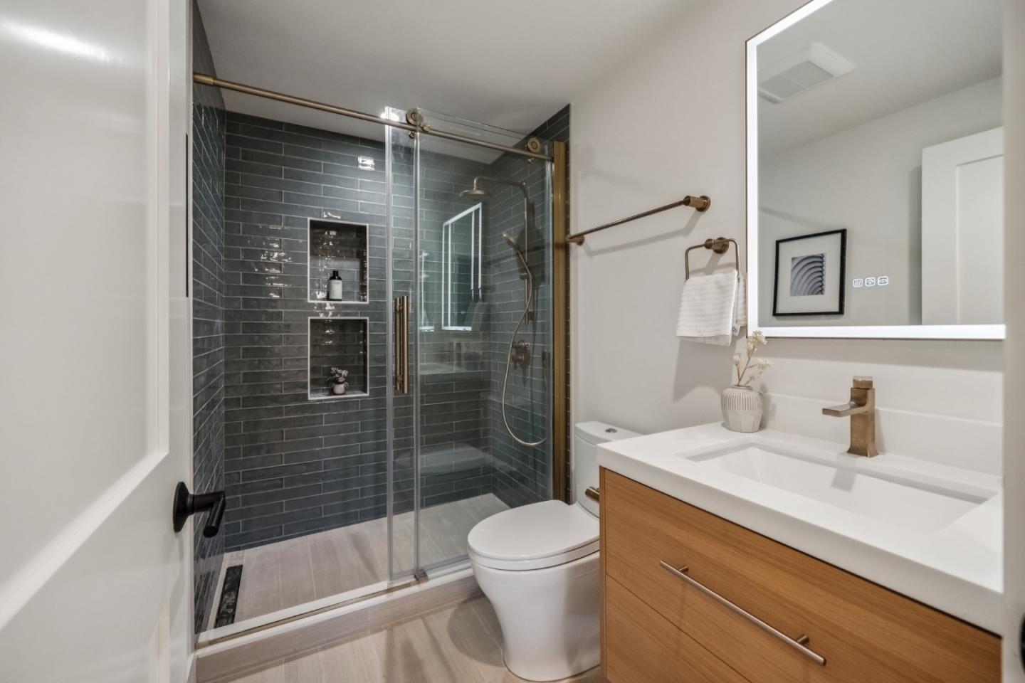 Detail Gallery Image 42 of 54 For 2530 27th Ave, San Francisco,  CA 94116 - 4 Beds | 4 Baths