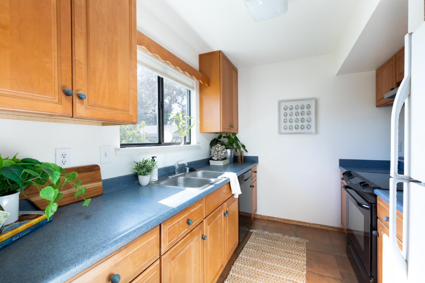 Detail Gallery Image 7 of 20 For 1165 Whitewater Cv #1165,  Santa Cruz,  CA 95062 - 2 Beds | 1 Baths