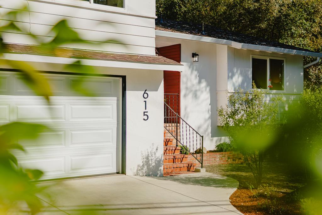 Detail Gallery Image 3 of 47 For 615 Clubhouse Dr, Aptos,  CA 95003 - 4 Beds | 2 Baths